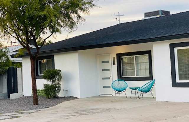 Modern Centrally Located 3 bed, 2 bath w/Large back yard photos photos