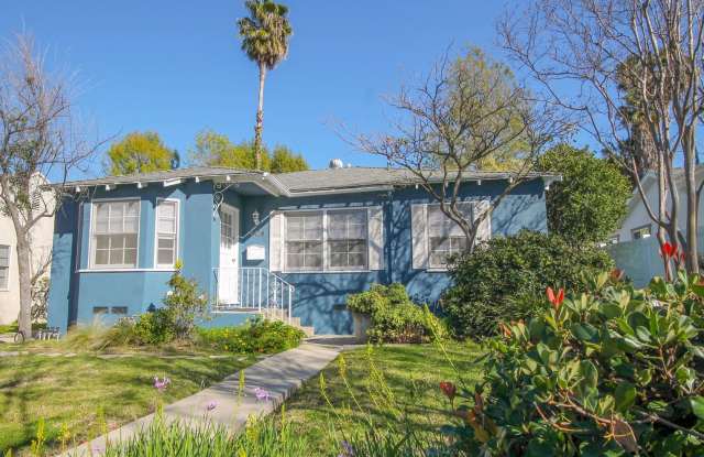 Remodeled 3-Bed Charmer Steps from Ventura Blvd photos photos