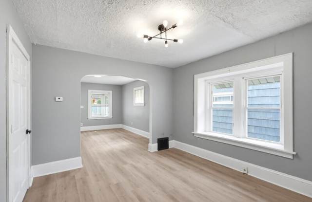 970 Mercer Avenue Gallery 3