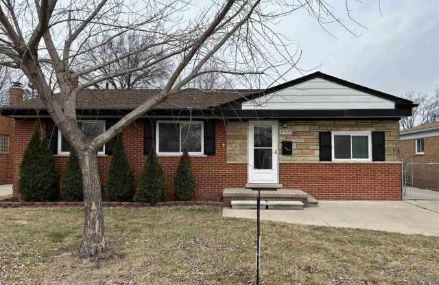 8403 Darlene Gallery 2
