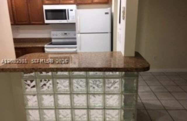 13701 Kendale Lakes Cir Gallery 4