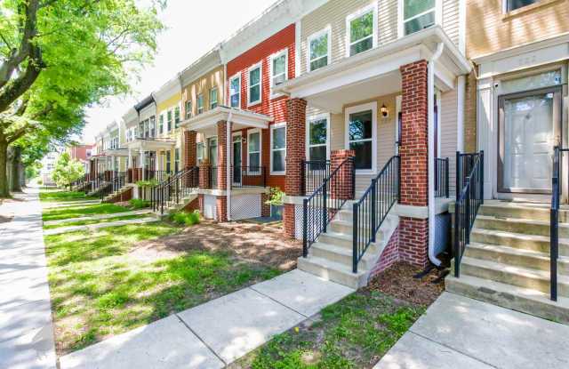 Beautiful Town Home in Charming Mayfair Neighborhood! Parking Included! photos photos Beautiful Town Home in Charming Mayfair Neighborhood! Parking Included! photos photos