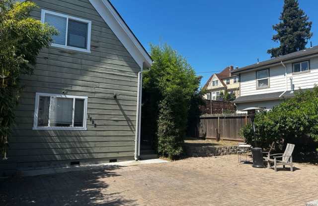 Renovated 2BR Home with Parking  Outdoor Space – Near Lake Merritt photos photos
