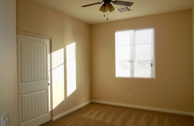 Spacious House w/Tons of Storage,Tile  Wood Floors, Gated Buffalo Ranch! photos photos