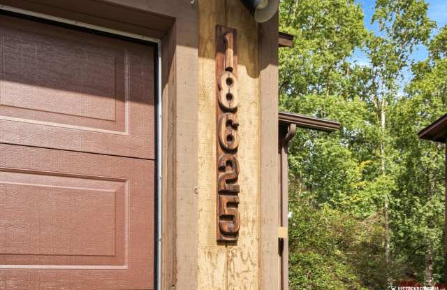 Cozy Eagle River Home with Backyard Trails! Gallery 3