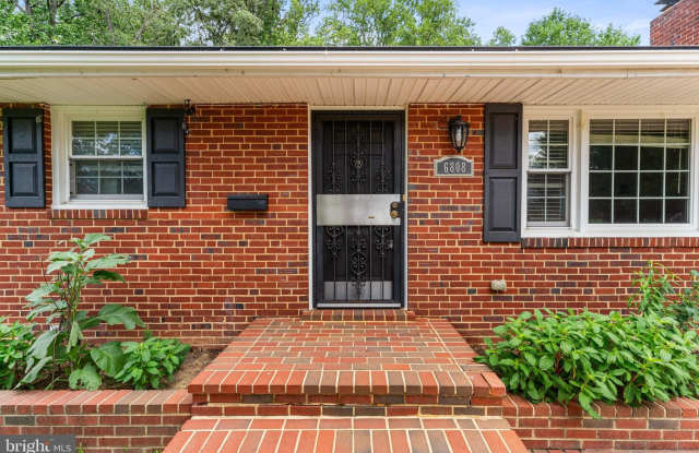 6808 DARBY Lane Gallery 1