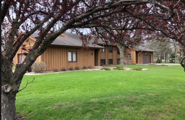 14875 Timberhill Rd - 14875 Timberhill Road, Minnetonka, MN 55345