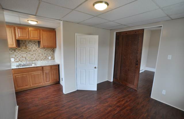 Spacious and Charming Efficiency Apartment in Beaver Falls photos photos Spacious and Charming Efficiency Apartment in Beaver Falls photos photos