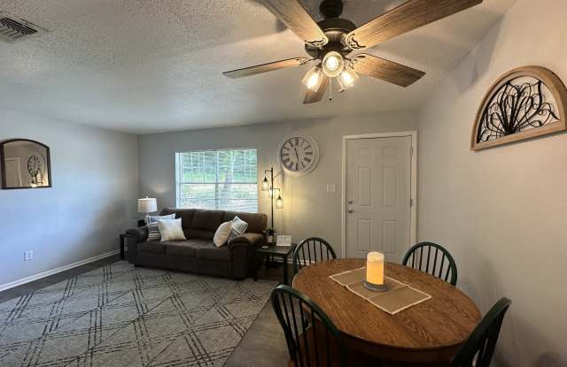 3801 Elizabeth Street - 3Piney Woods 10 Gallery 2