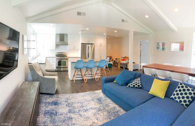 3027 Veteran Avenue Gallery 2