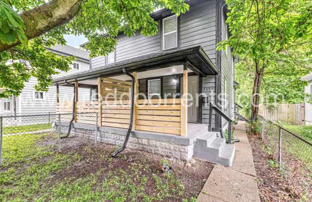 Updated  Budget-Friendly 3-Bedroom Home Near Downtown – Water Included! photos photos