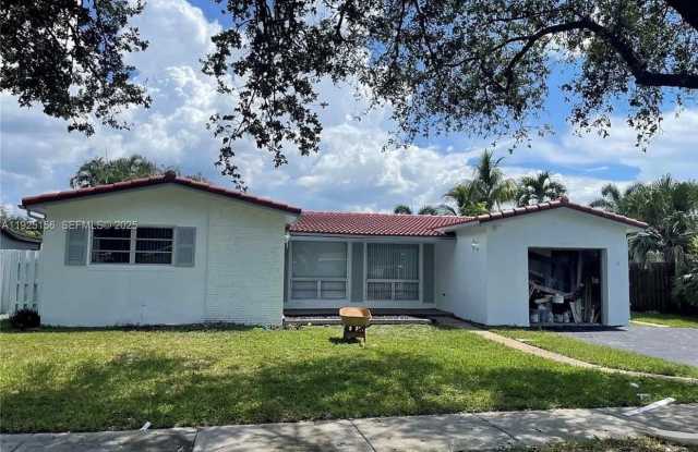 10324 NW 3rd St - 10324 Northwest 3 Street, Plantation, FL 33324