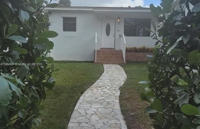 8481 SW 35th Ter - 8481 Southwest 35th Terrace, Westchester, FL 33155