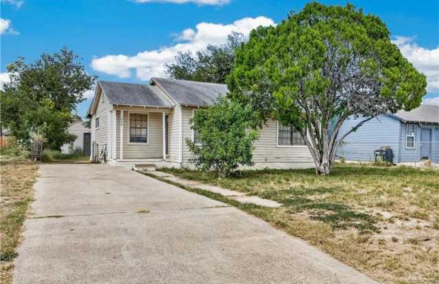1606 Quince Avenue Gallery 1