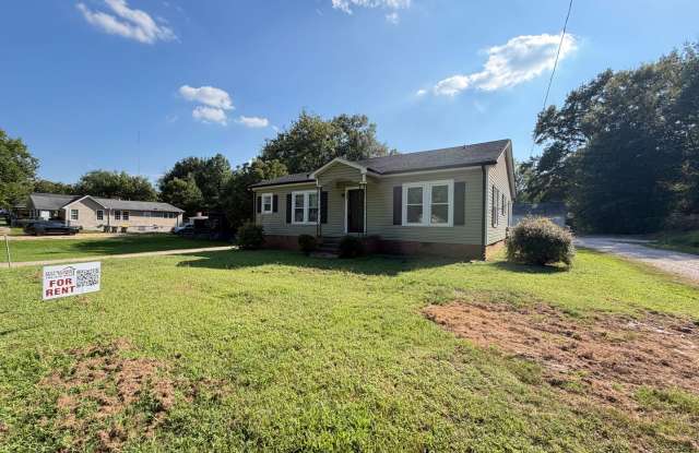 Spacious 3-Bedroom Home with Large Yard & Basement Storage photos photos Spacious 3-Bedroom Home with Large Yard & Basement Storage photos photos