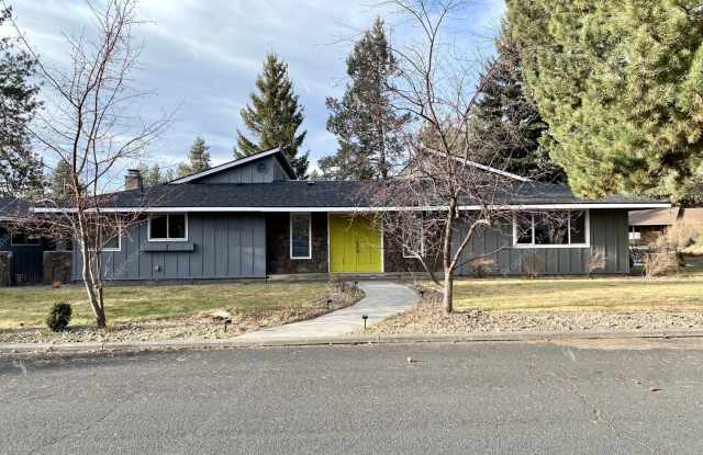 Mid-Century Modern Courtyard Gem in the Old Farm District - 20302 Fairway Drive, Bend, OR 97702