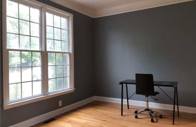 1917 Barrett Knoll Circle Gallery 4