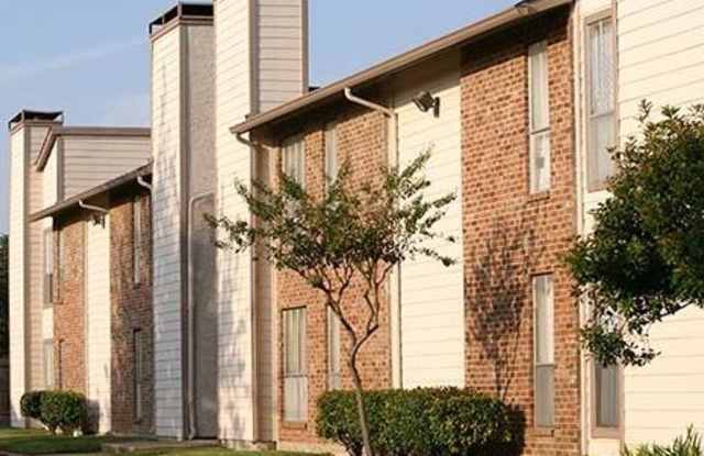 Montfort Crossing - 5580 Harvest Hill Road, Dallas, TX 75230