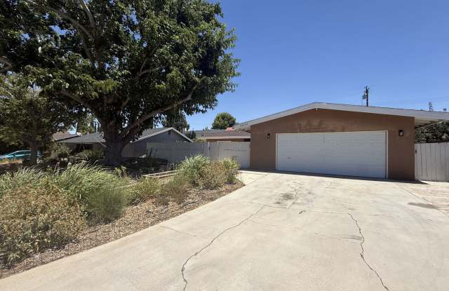 West Palmdale Pool Home! photos photos