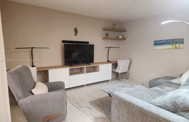 100 SE 6th Ave photos photos