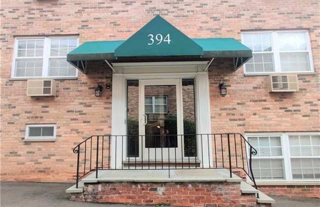 394 Courtland Avenue - 394 Courtland Avenue, Stamford, CT 06906