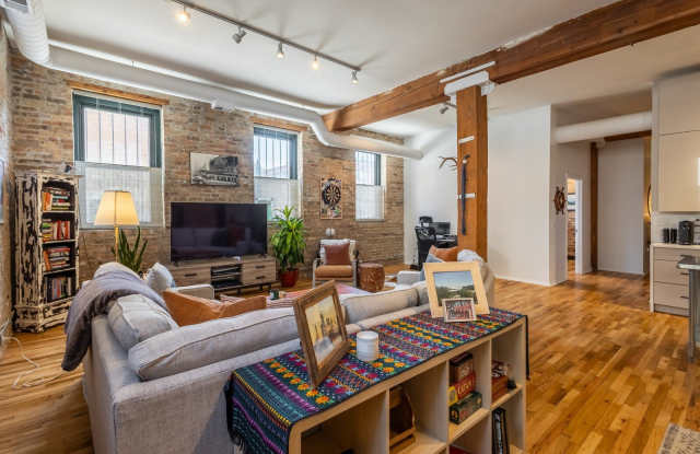 515 N Noble Street Gallery 2