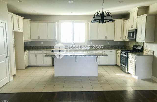 1302 North Harbor Boulevard Gallery 4
