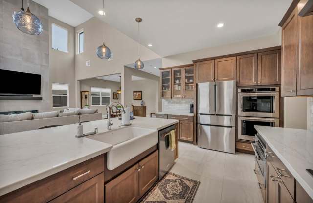 FULLY FURNISHED home in RanchHarrah with all utilities included and flexible lease options photos photos