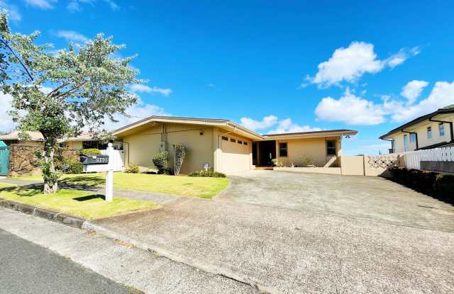 Panoramic Views from Executive Home near Tripler & Kaiser Hospitals photos photos