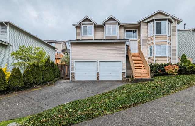 Move in ready 5 bed, 3 bath home w/ fenced backyard! photos photos Move in ready 5 bed, 3 bath home w/ fenced backyard! photos photos