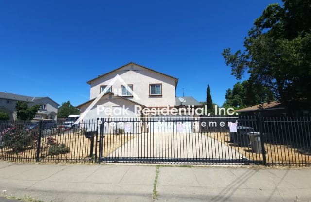 2501 Yreka Ave - 2501 Yreka Avenue, Sacramento, CA 95822