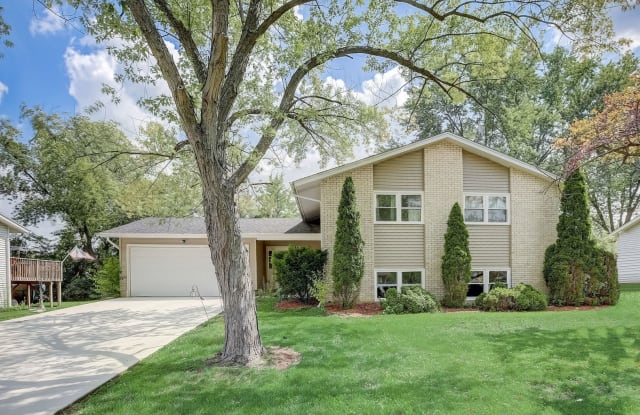 6325 Winston Drive - 6325 Winston Drive, Woodridge, IL 60517