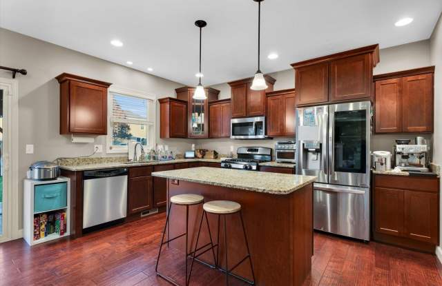 2 story 4 bedroom 3.5 bath photos photos