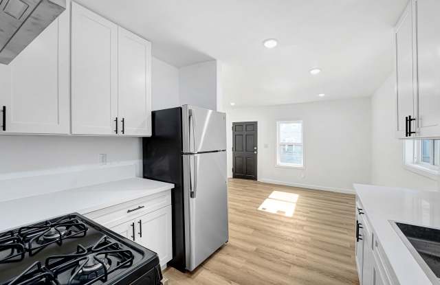 Newly Remodeled 1 Bedroom / 1 Bath Bungalow-style in the Heart of Hollywood! photos photos