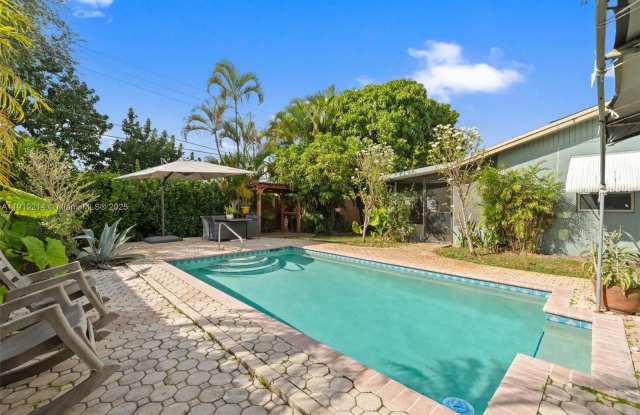 1912 SW 97th Ter - 1912 Southwest 97th Terrace, Miramar, FL 33025