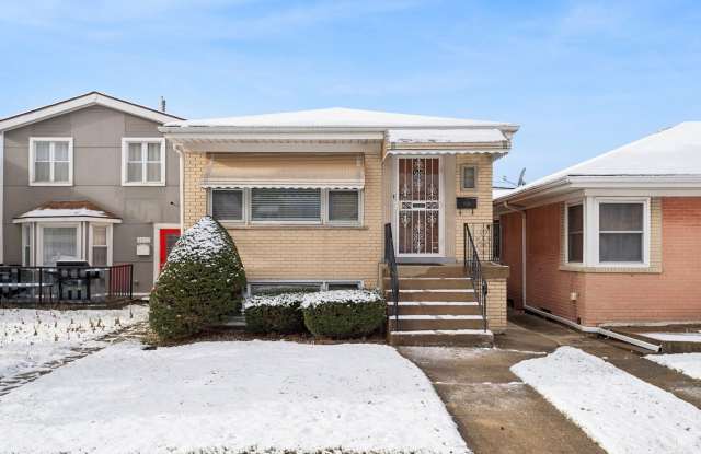 4534 N Narragansett Avenue - 4534 North Narragansett Avenue, Harwood Heights, IL 60706 4534 N Narragansett Avenue - 4534 North Narragansett Avenue, Harwood Heights, IL 60706