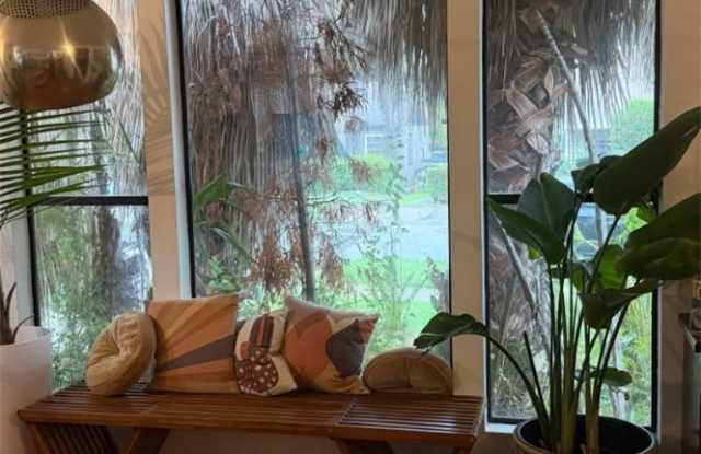 261 S Vinedo Avenue photos photos