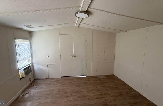 10054 LONGWOODS Road Gallery 3