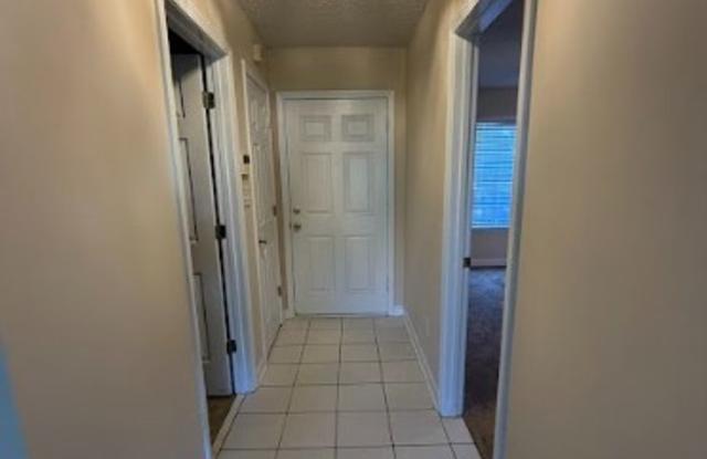3 BR/2BA | Newly Renovated Single Family Home | Fenced backyard| Community pool! Gallery 3