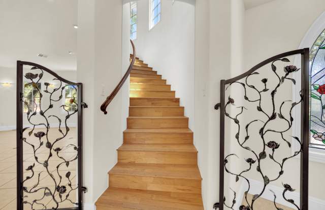1250 Shadow Lane Gallery 3