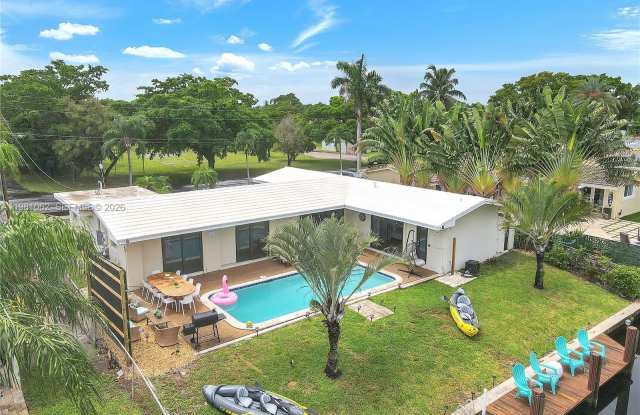 151 SE 9th Ct photos photos