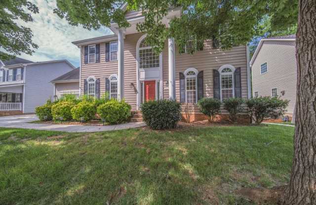 Spacious 4BR/4BA Home with Bonus Room & Flexible 5th Bedroom Option Gallery 4
