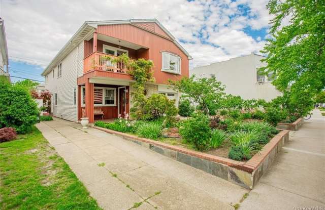 429 E Park Avenue photos photos