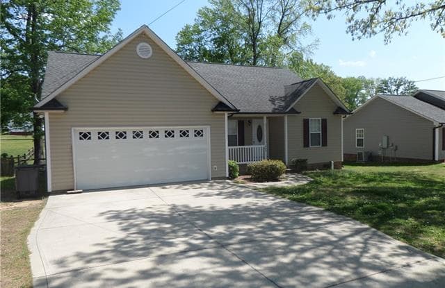502 Bostian Avenue - 502 Bostian Avenue, Kannapolis, NC 28083