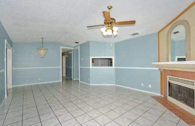 6351 Village Club - 6351 Village Club, San Antonio, TX 78250