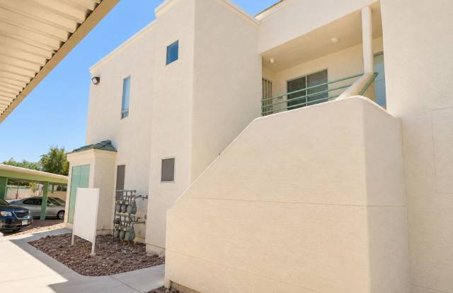 2nd floor condo in west valley Gallery 3