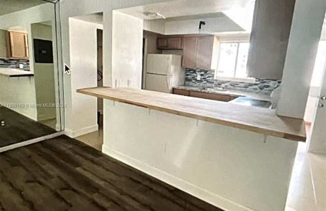 201 NW 7th St photos photos