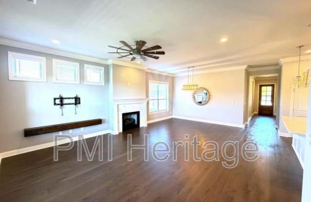 2700 Southwest Nottingham Avenue Gallery 4