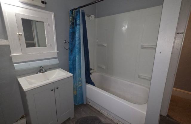3 bedroom single family home | section 8 and EDEN welcomed photos photos