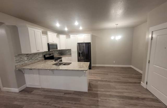 1128 South 820 East - 1unit 8102 Gallery 3